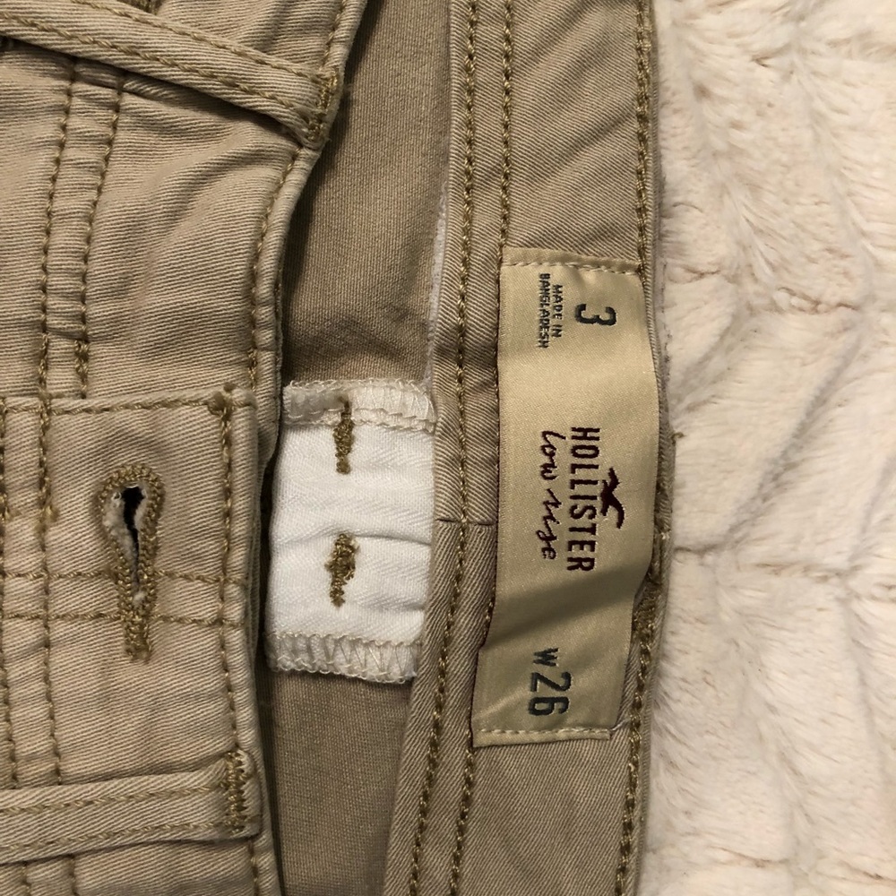 NWT Hollister Khaki Low Rise Size 3 W 26 (juniors) - Picture 4 of 4
